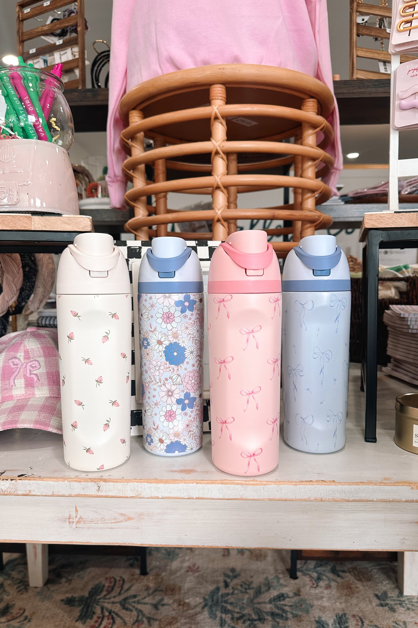 20 oz Sip Water Bottles - BLUE FLORAL
