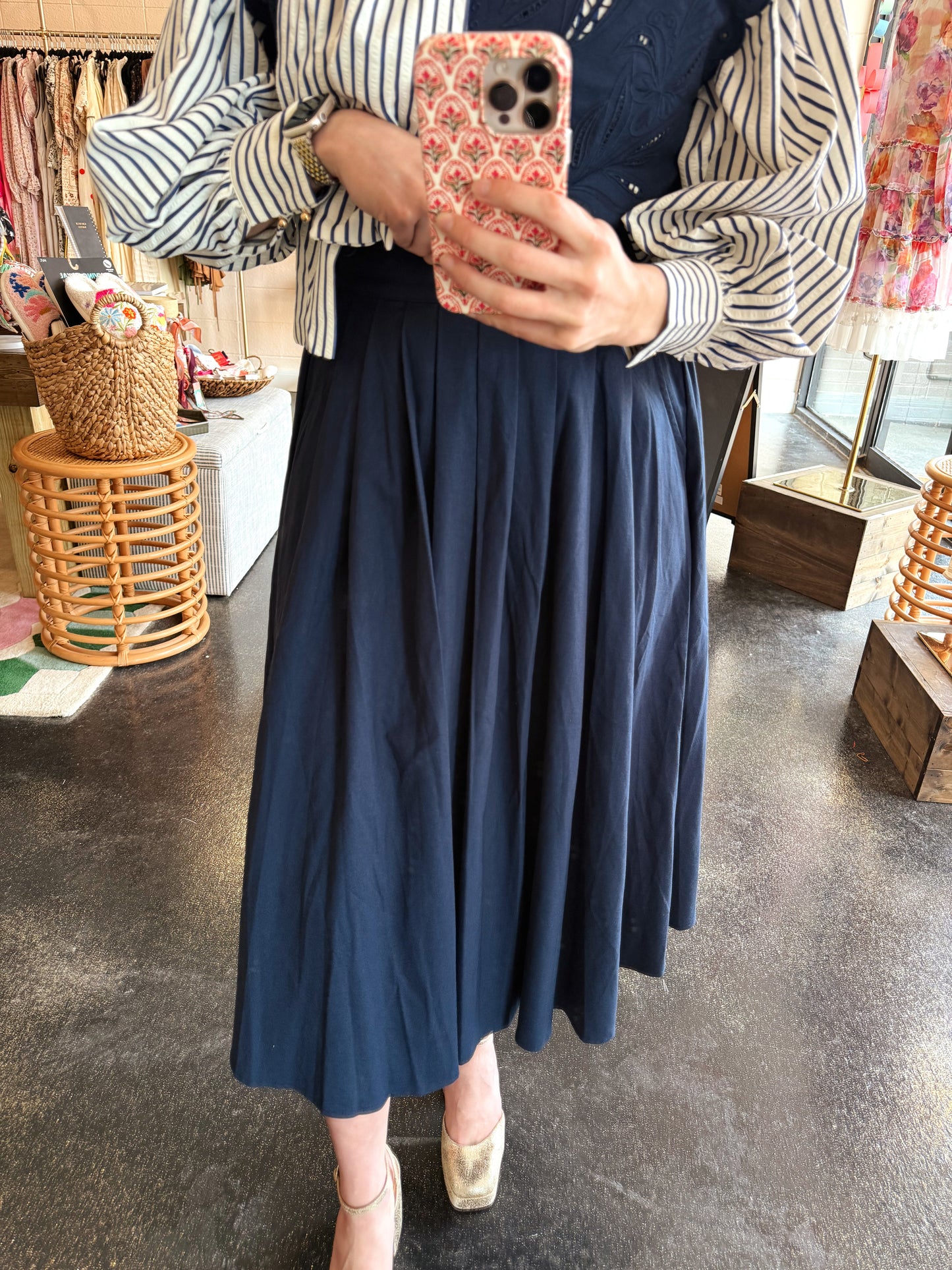 Navy Scallop Embroidered Set