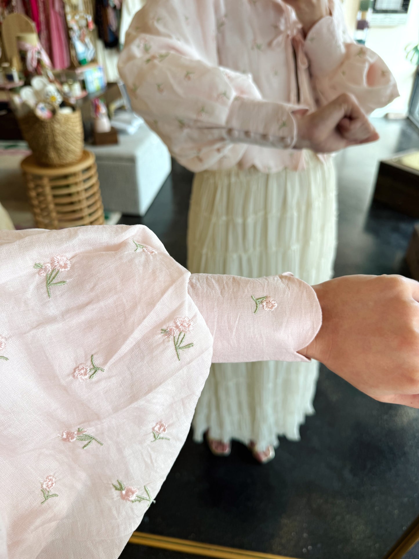 Ditsy Floral Scallop Blouse