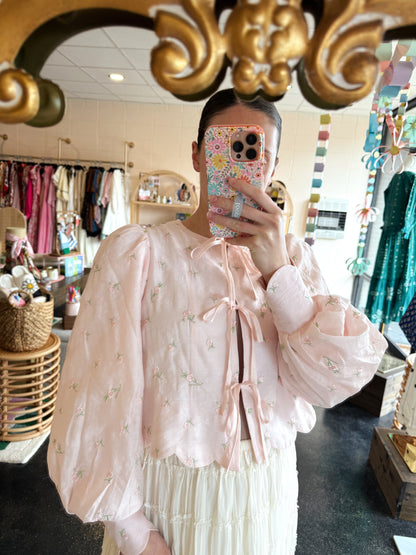 Ditsy Floral Scallop Blouse