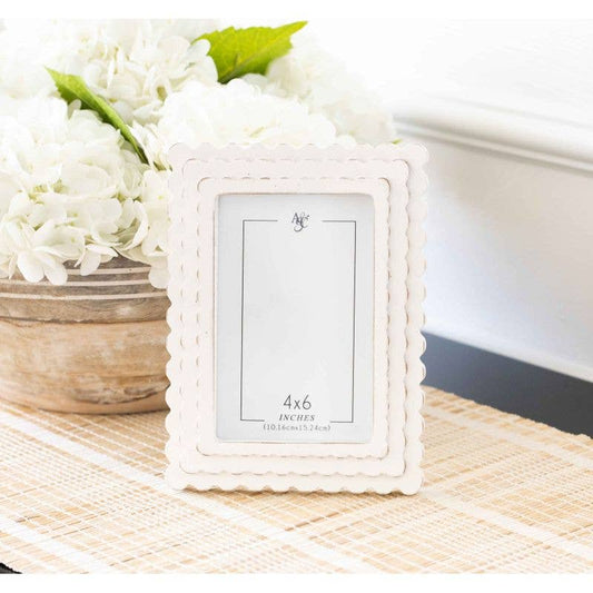 4x6 White Scallop Photo Frame